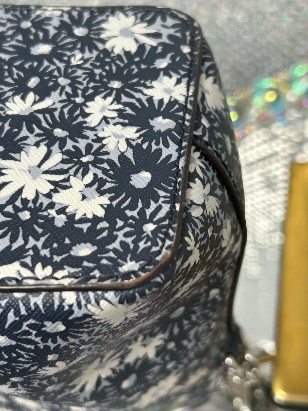 Michael Kors Black & White Floral Crossbody Bag Approx. 10 x 7 x 4 - Picture 14 of 17